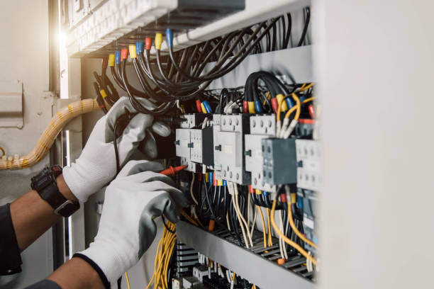 Best Licensed Electrician  in Millwood, WA